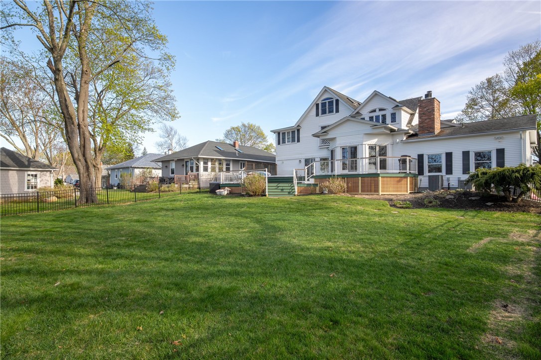 1090 BUTTONWOODS Road