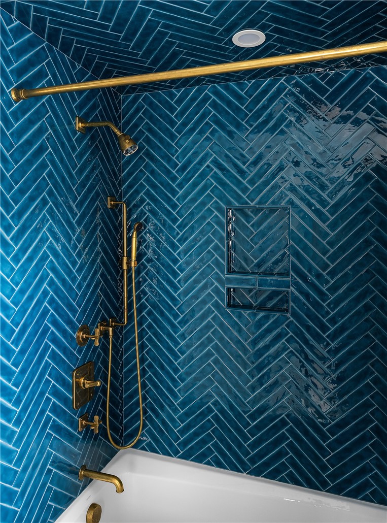 1090 BUTTONWOODS Road