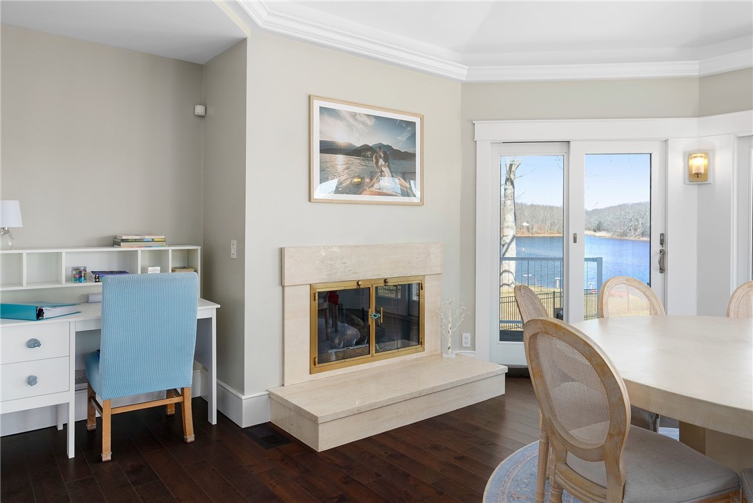 1090 BUTTONWOODS Road