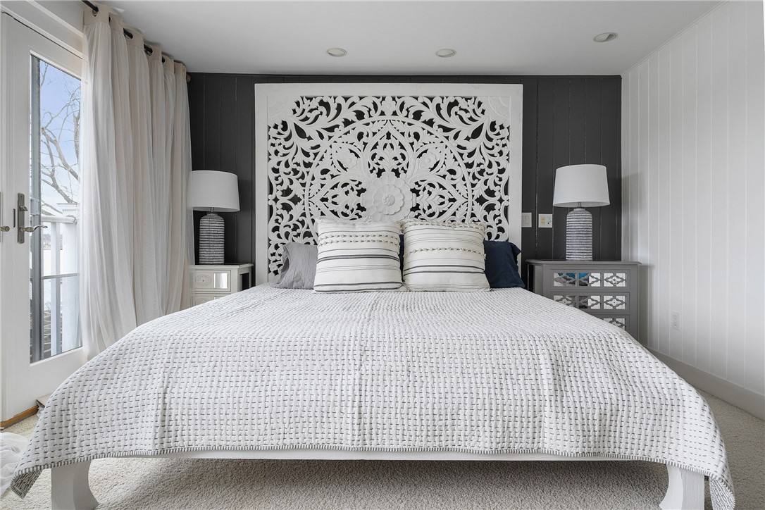 1090 BUTTONWOODS Road