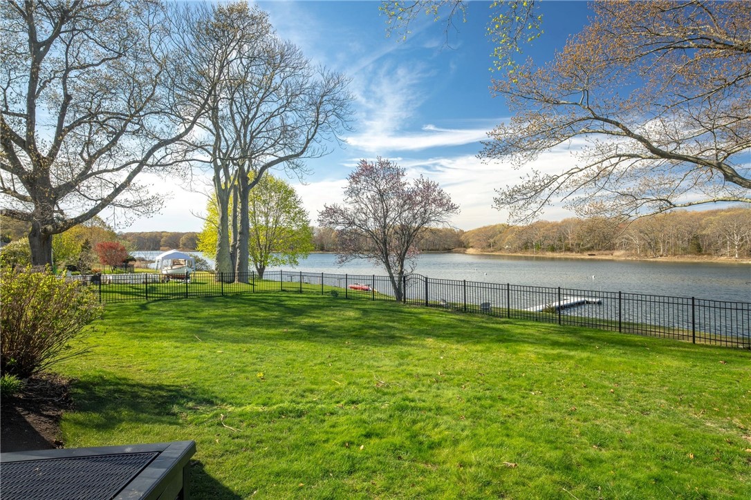 1090 BUTTONWOODS Road