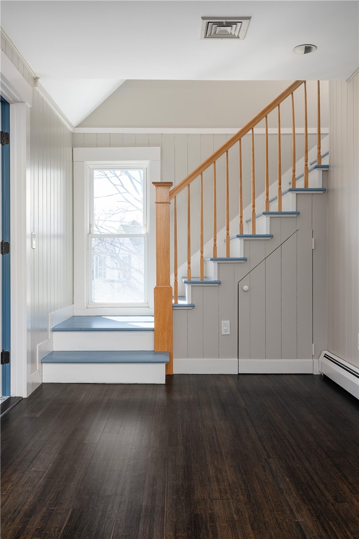 1090 BUTTONWOODS Road