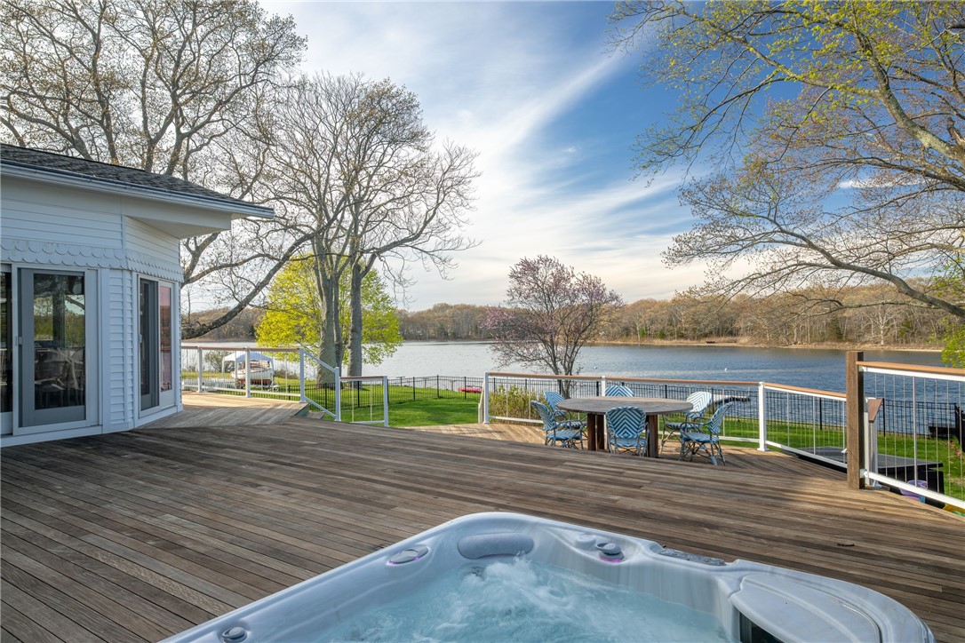 1090 BUTTONWOODS Road