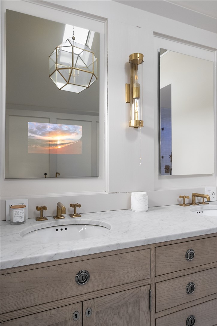 1090 BUTTONWOODS Road