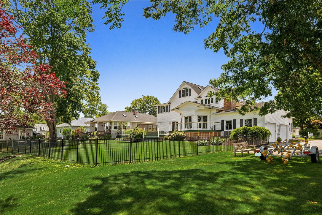 1090 BUTTONWOODS Road