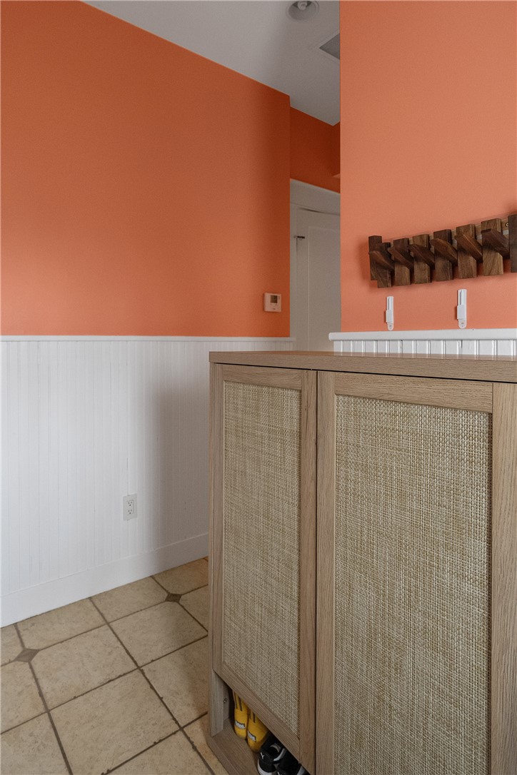 1090 BUTTONWOODS Road