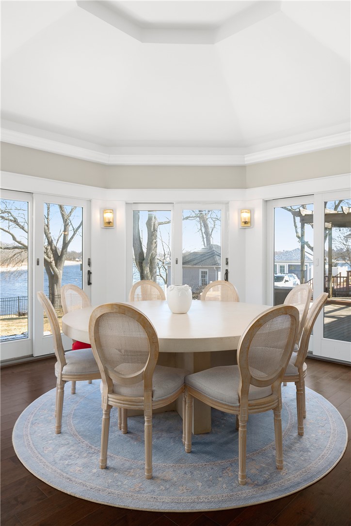 1090 BUTTONWOODS Road