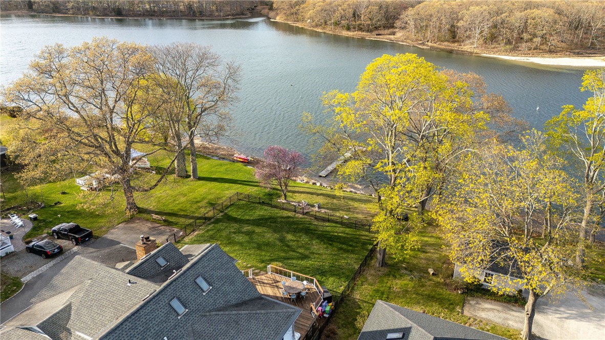 1090 BUTTONWOODS Road