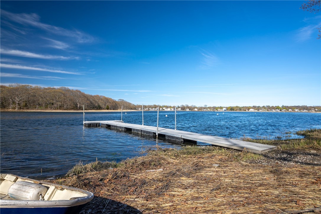 1090 BUTTONWOODS Road