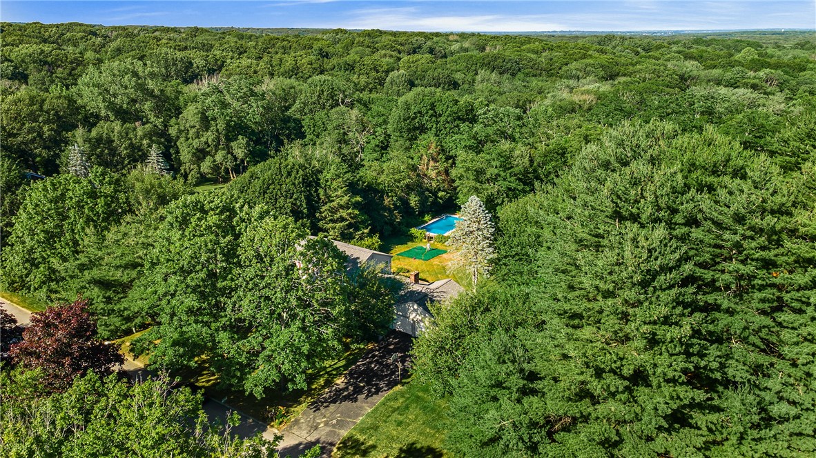 20 Adirondack Drive