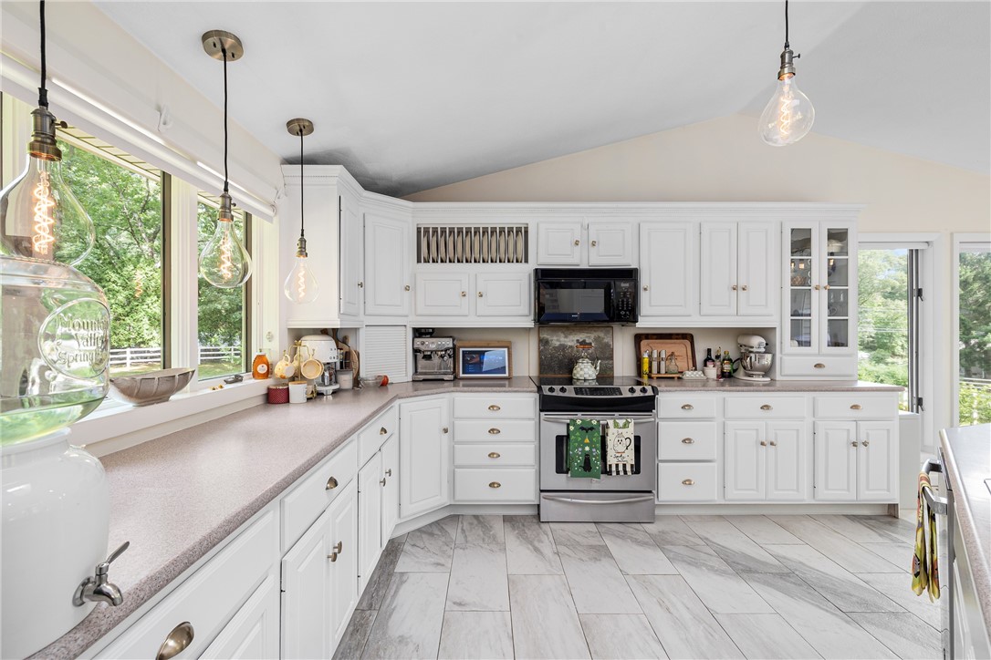 40 Moosehorn Road