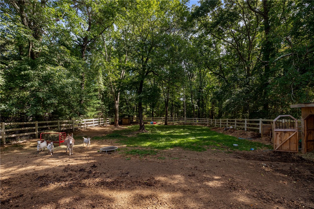 40 Moosehorn Road