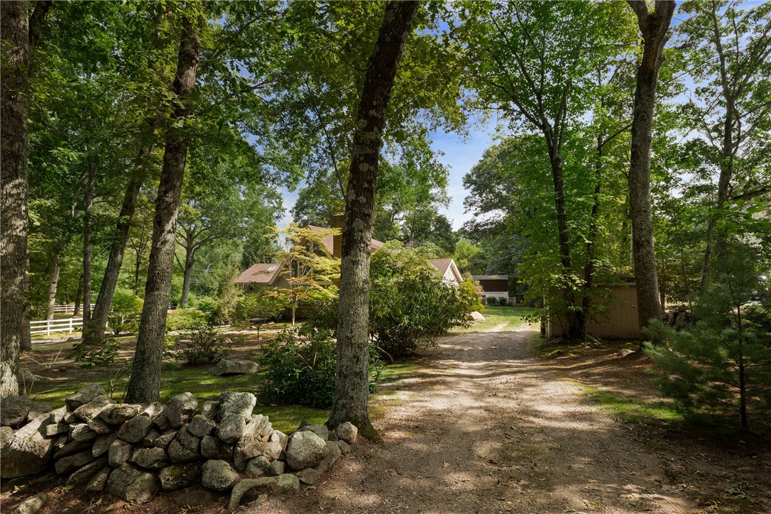 40 Moosehorn Road