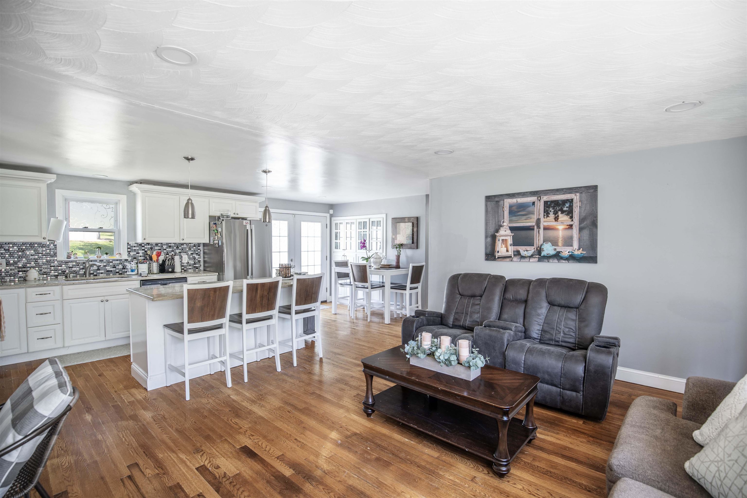 6 Barron Avenue