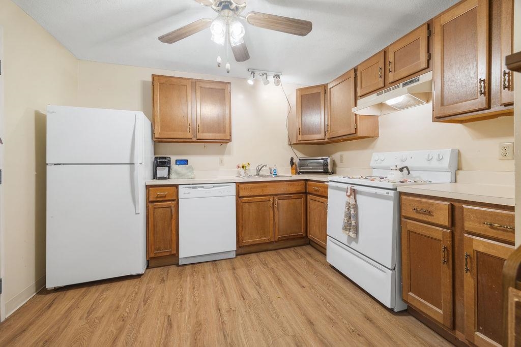 12 East Side Drive Unit: 2