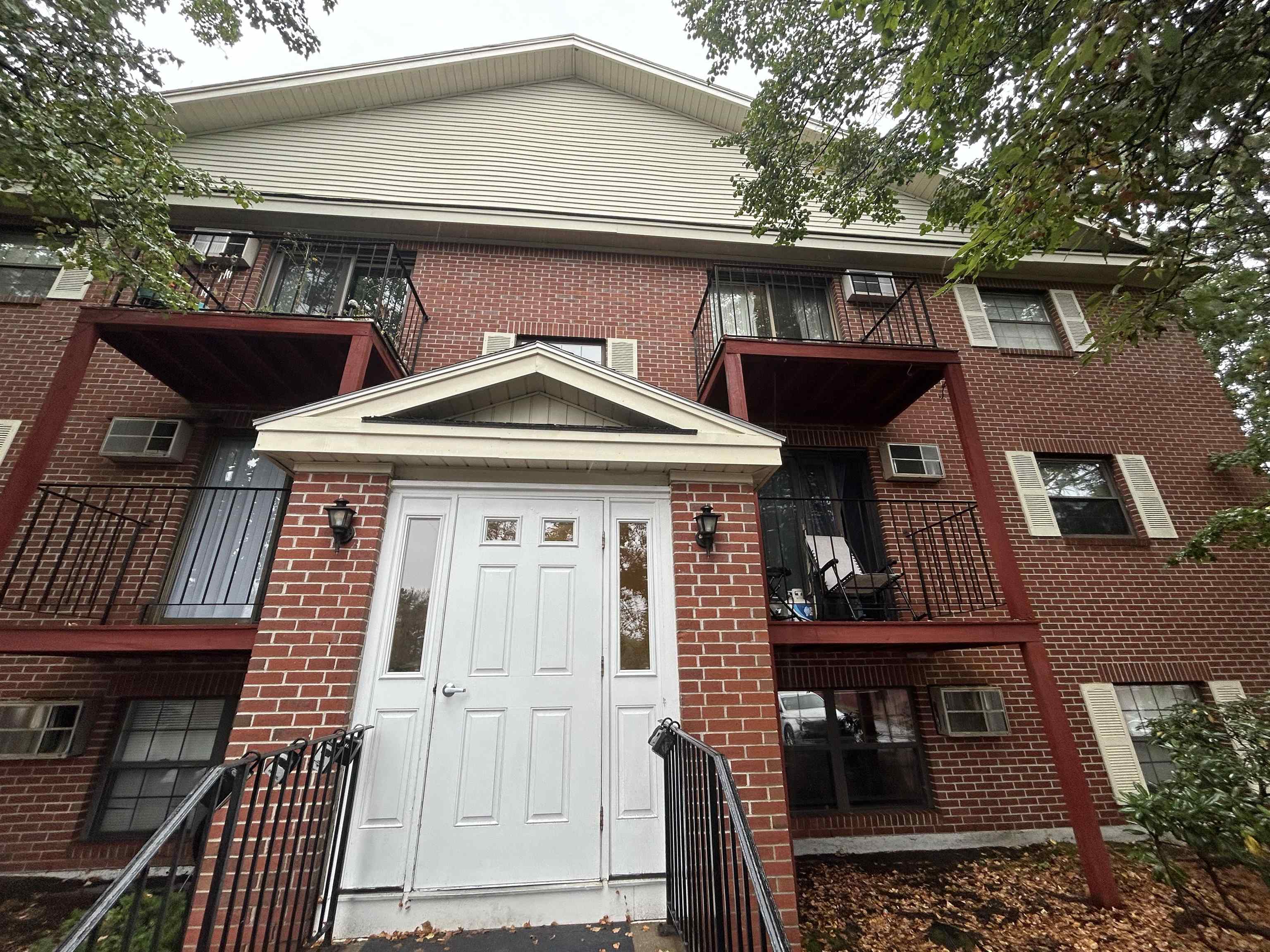 12 East Side Drive Unit: 2