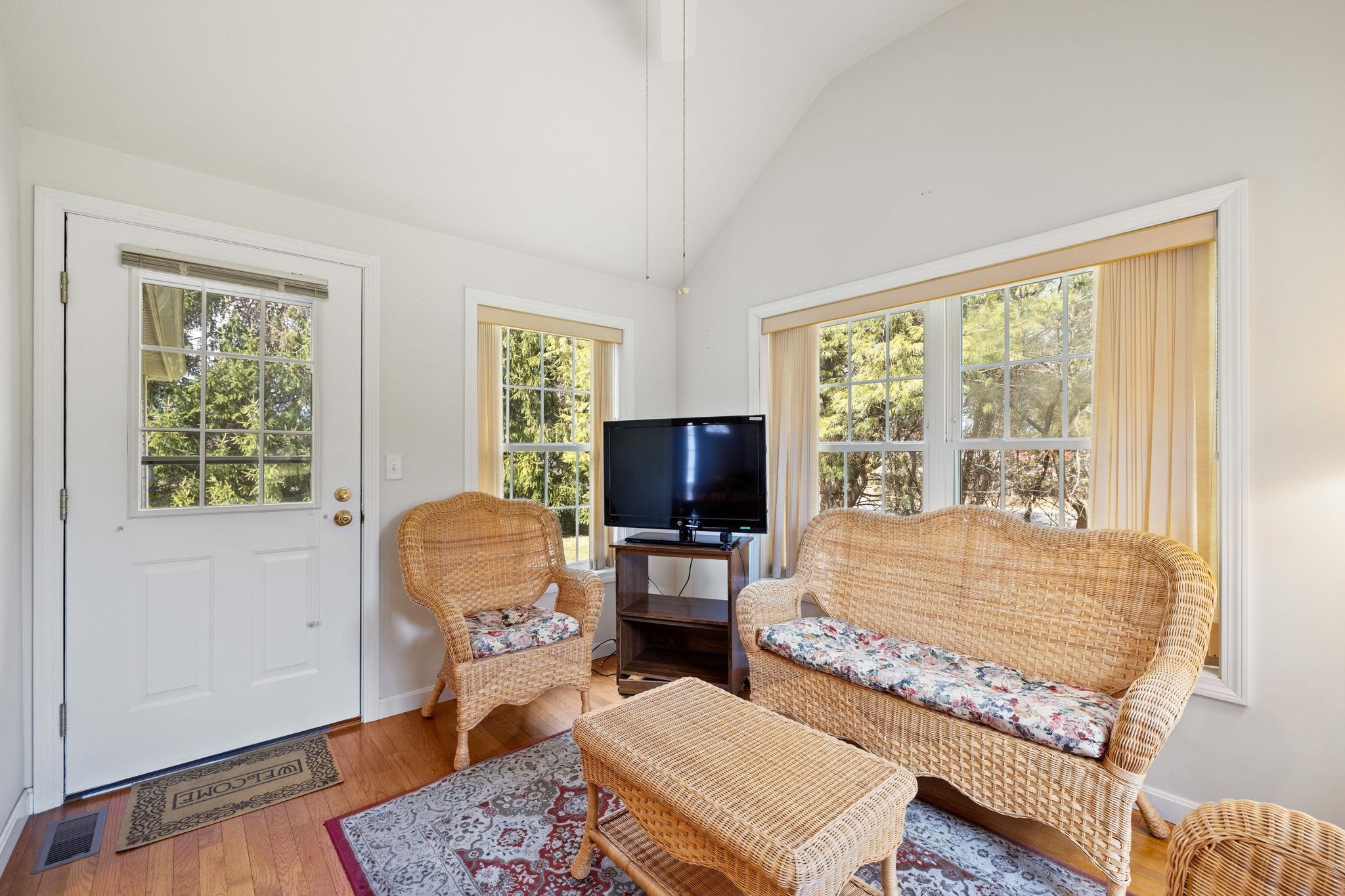 7 Madeleine Court