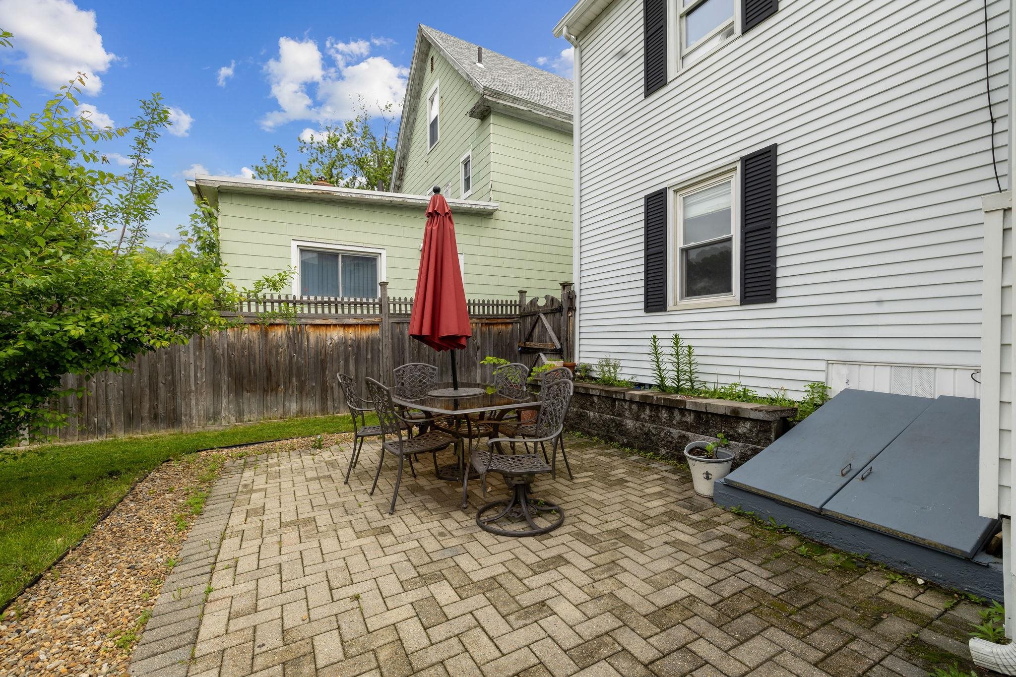 384 Bartlett Street