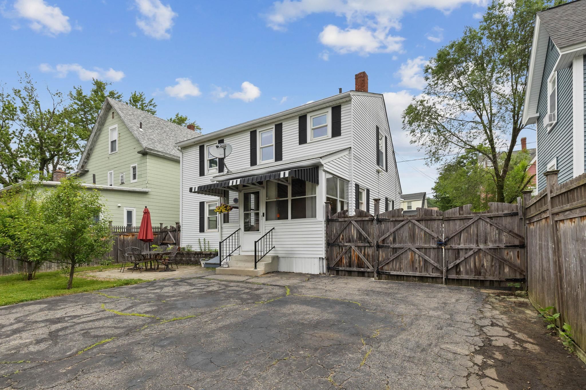 384 Bartlett Street