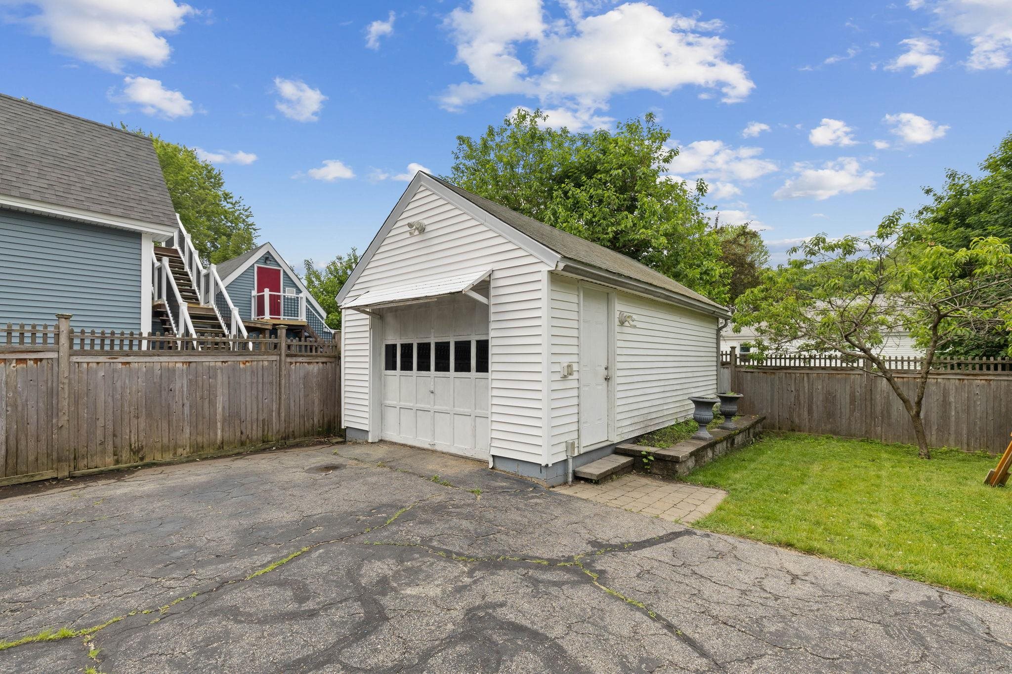 384 Bartlett Street