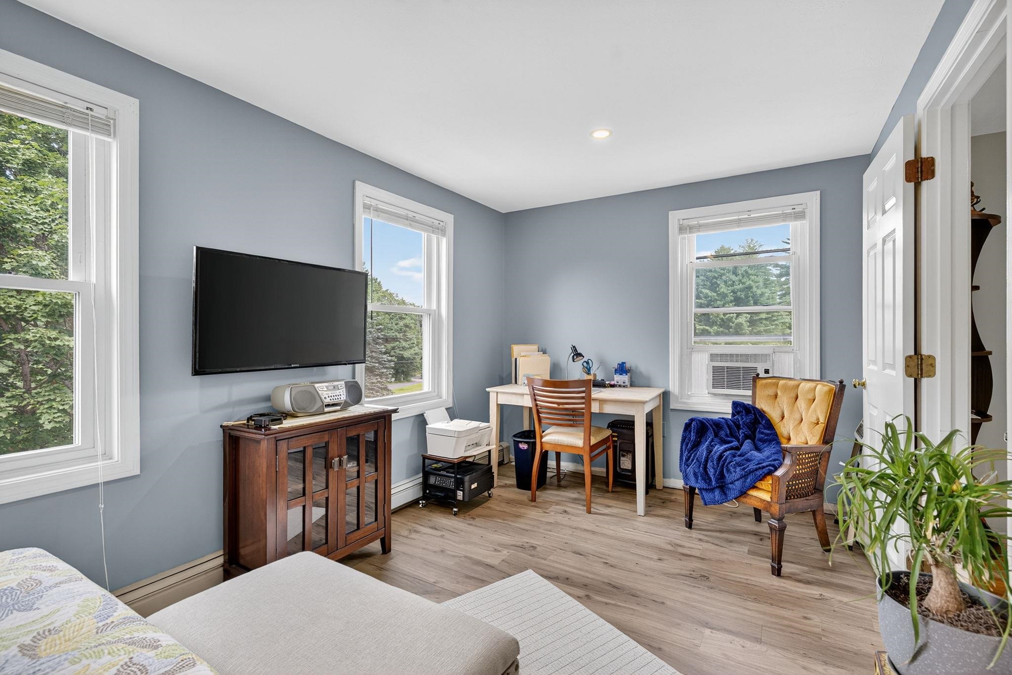 4 Westview Drive Unit: 8