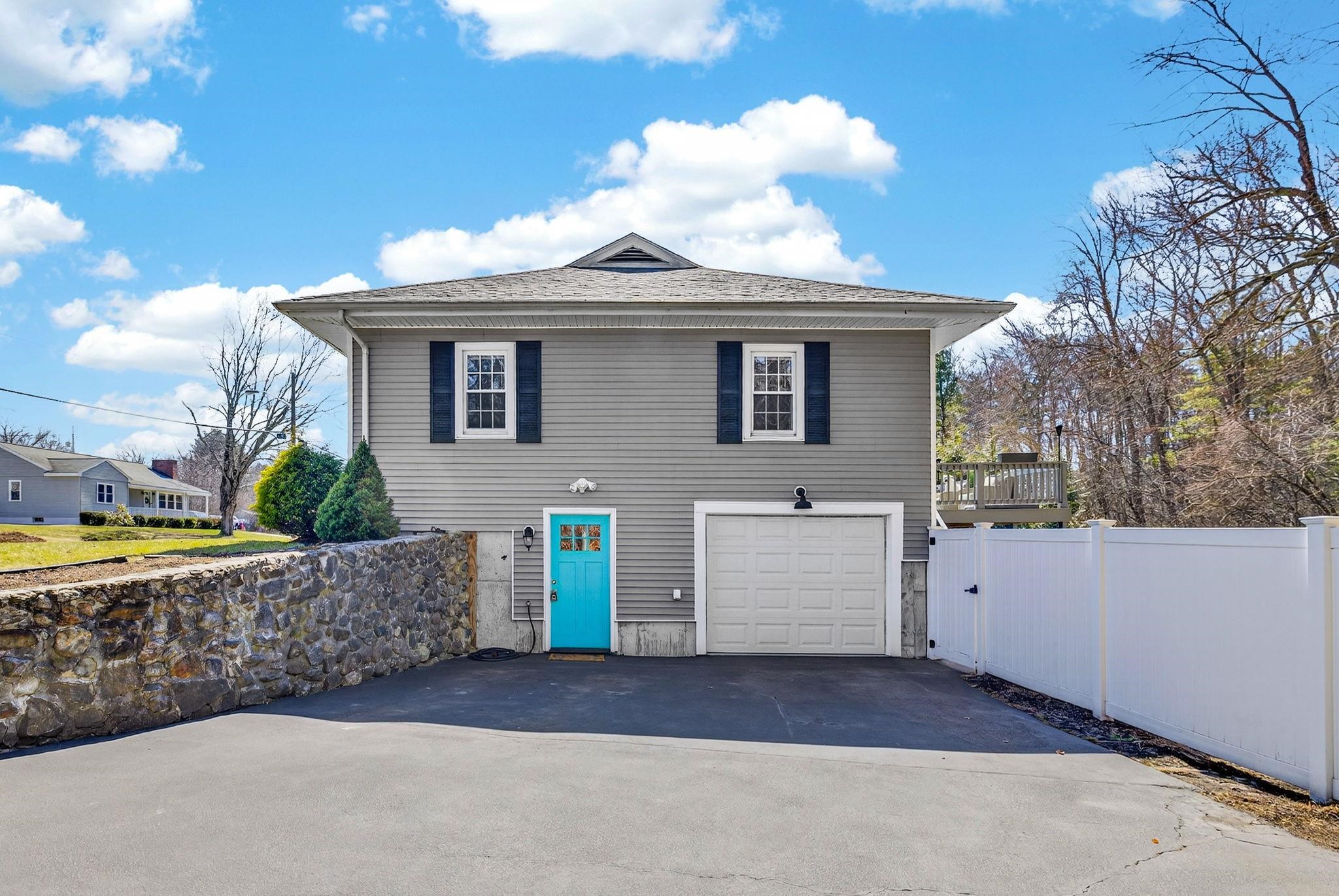 9 Dawson Avenue