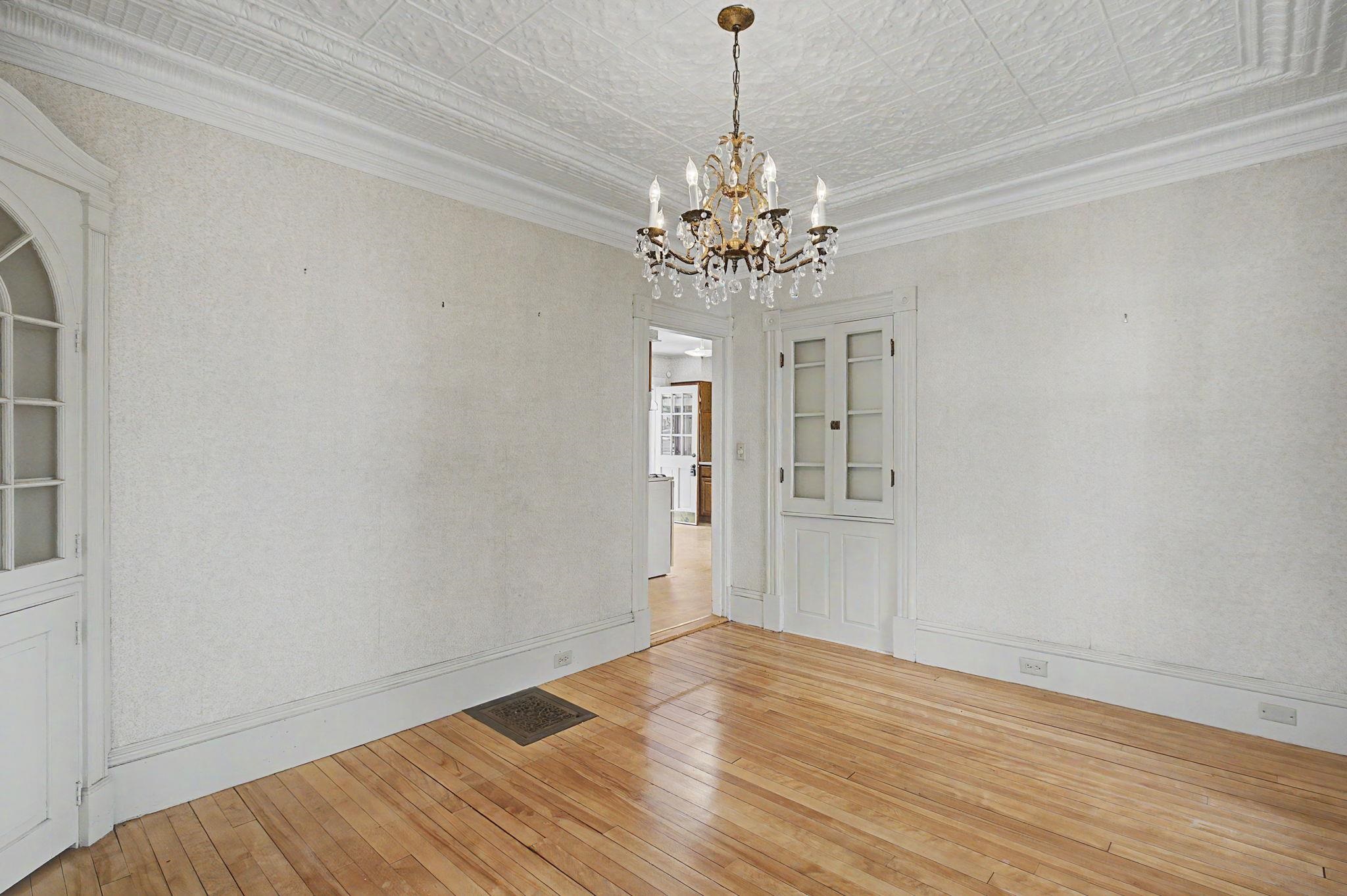 326 Walnut Street