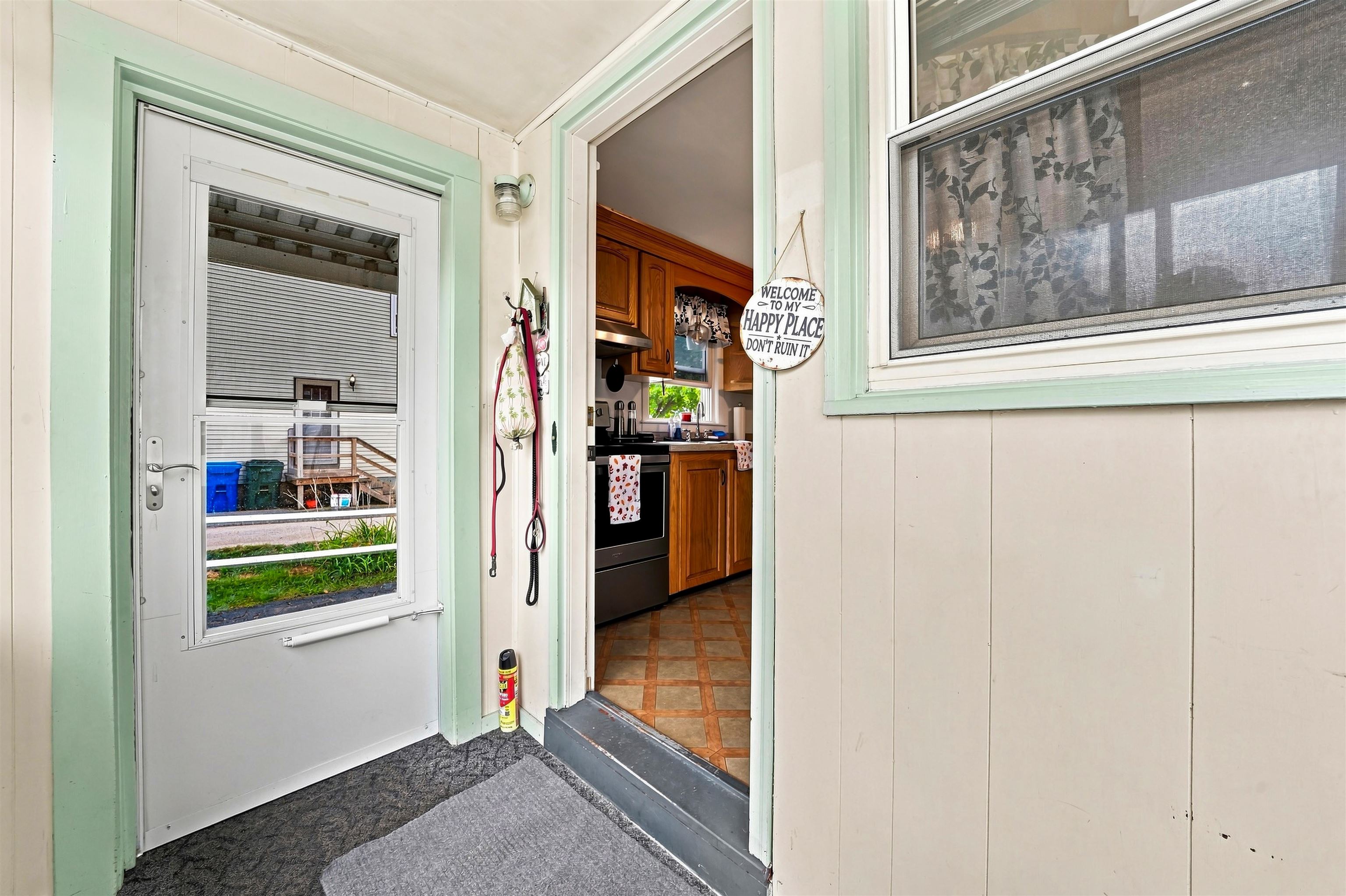 21 Woodbine Avenue