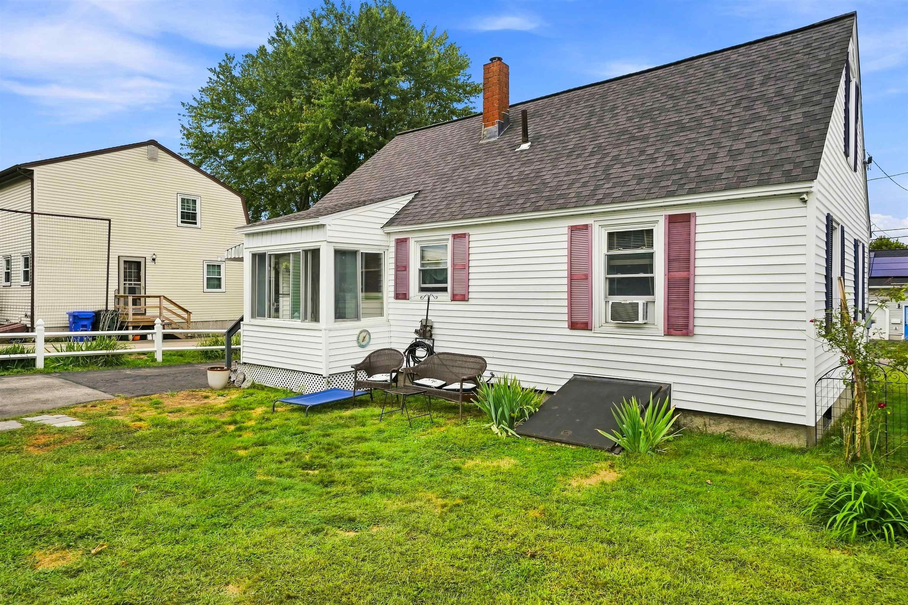 21 Woodbine Avenue