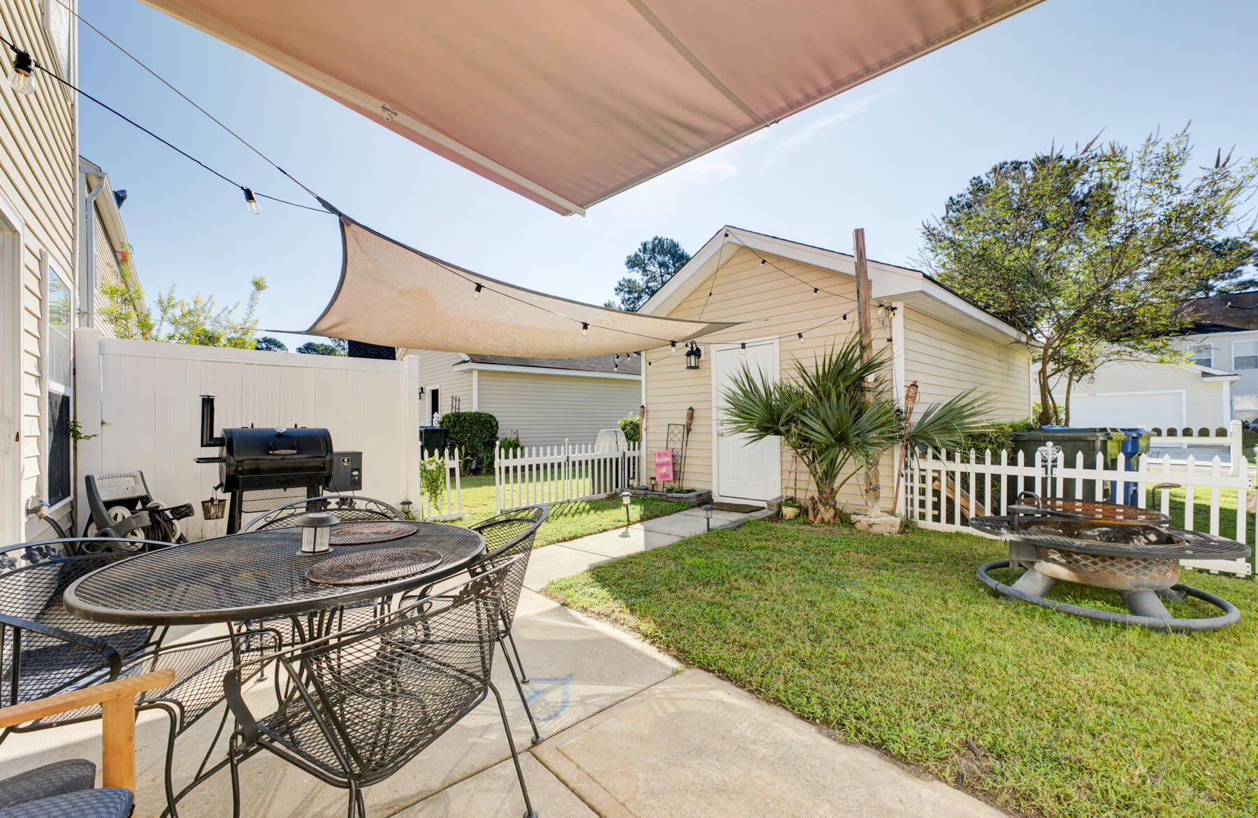 9041 Maple Grove Drive