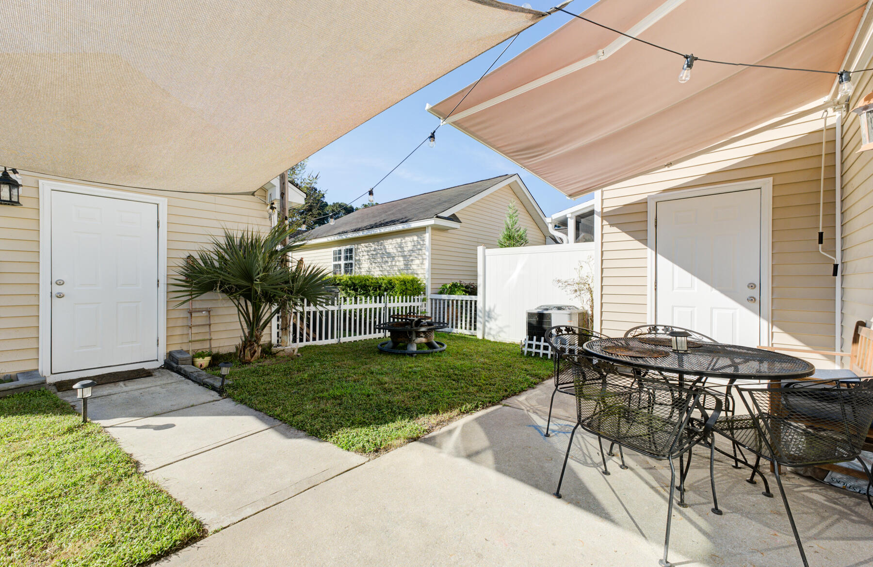 9041 Maple Grove Drive