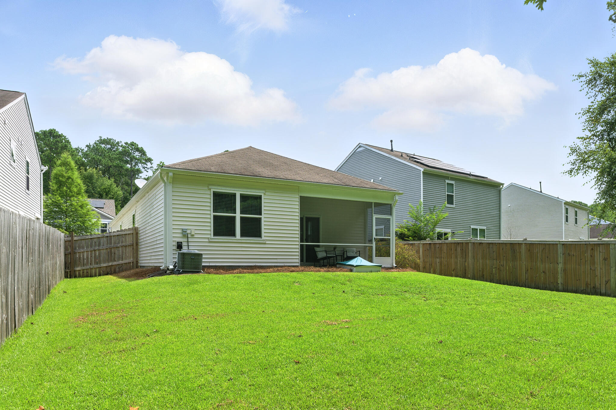 9815 Seed Street
