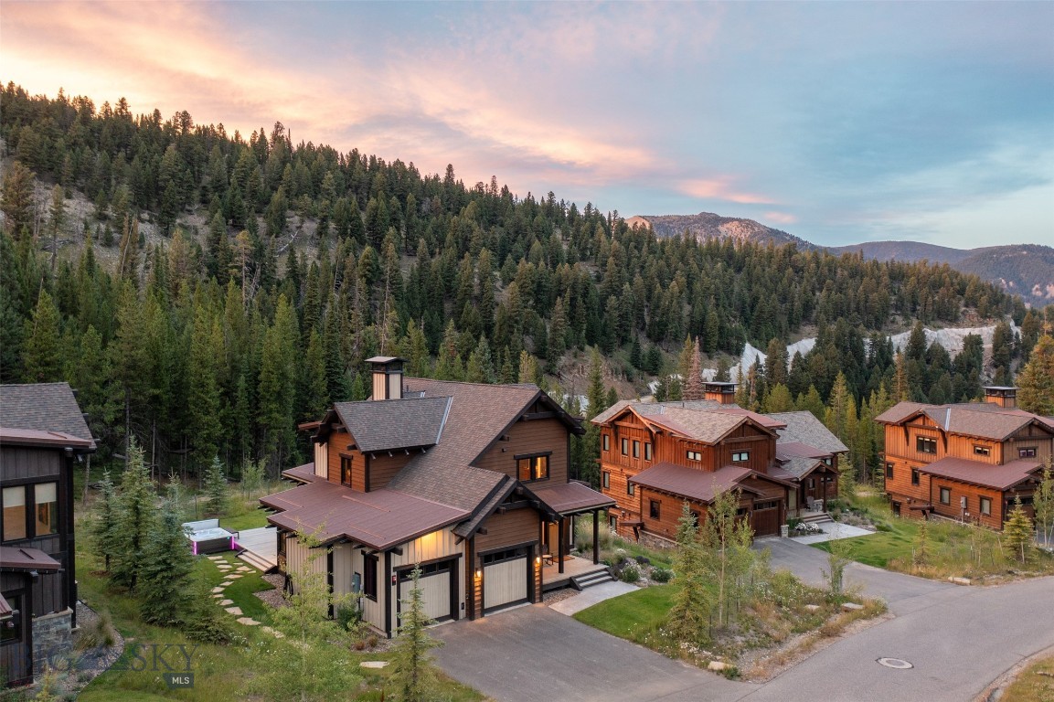 85 North Outlook Loop