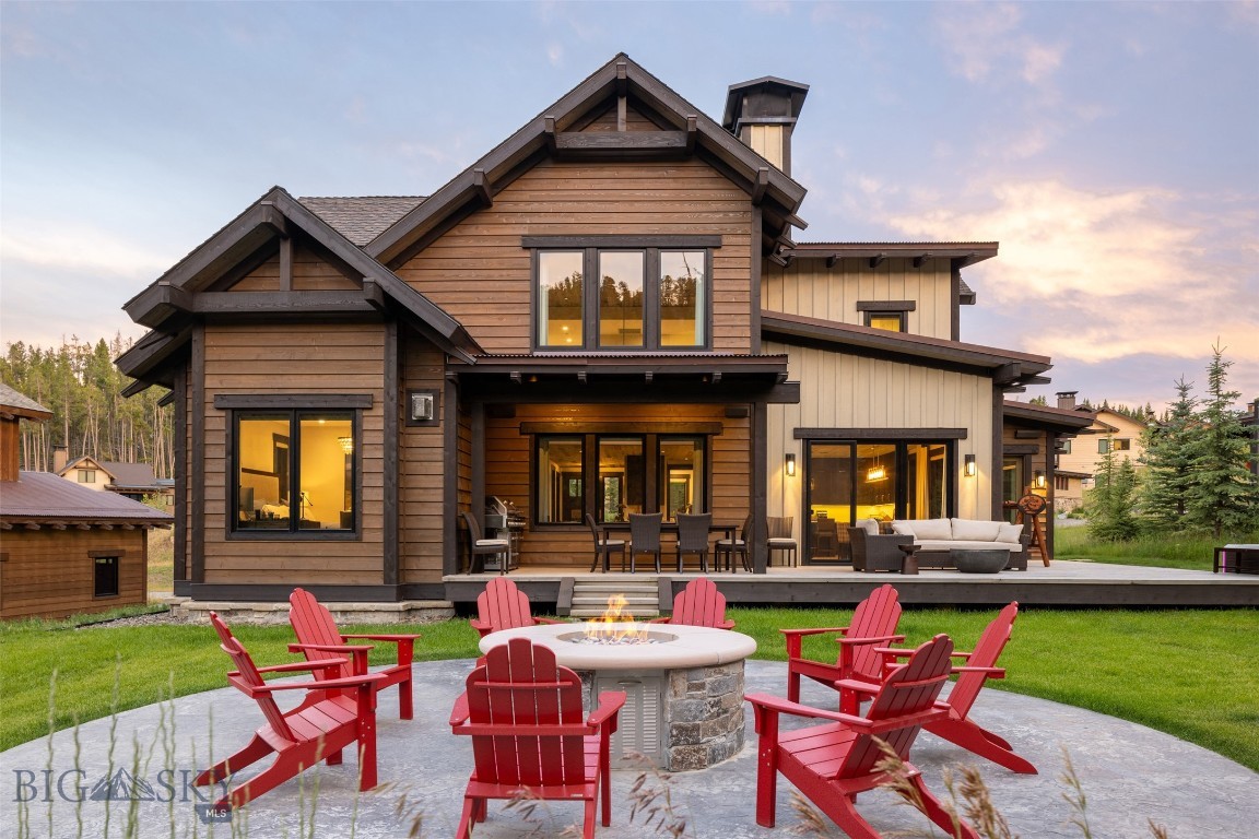 85 North Outlook Loop