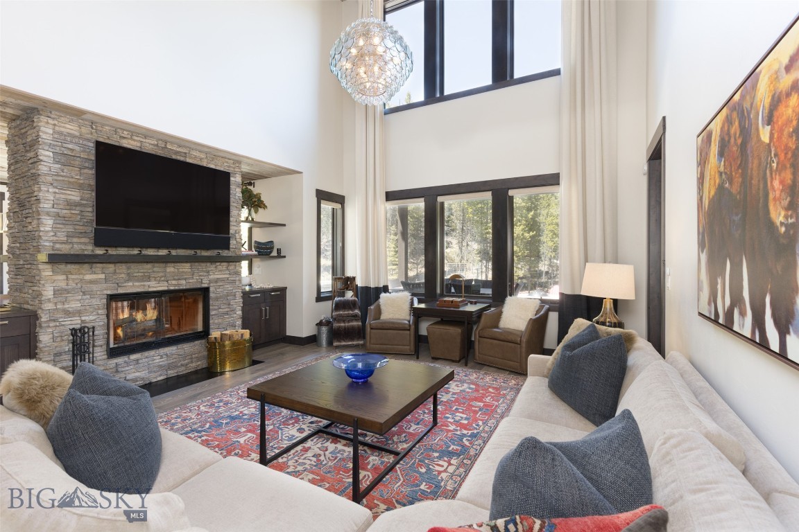 85 North Outlook Loop