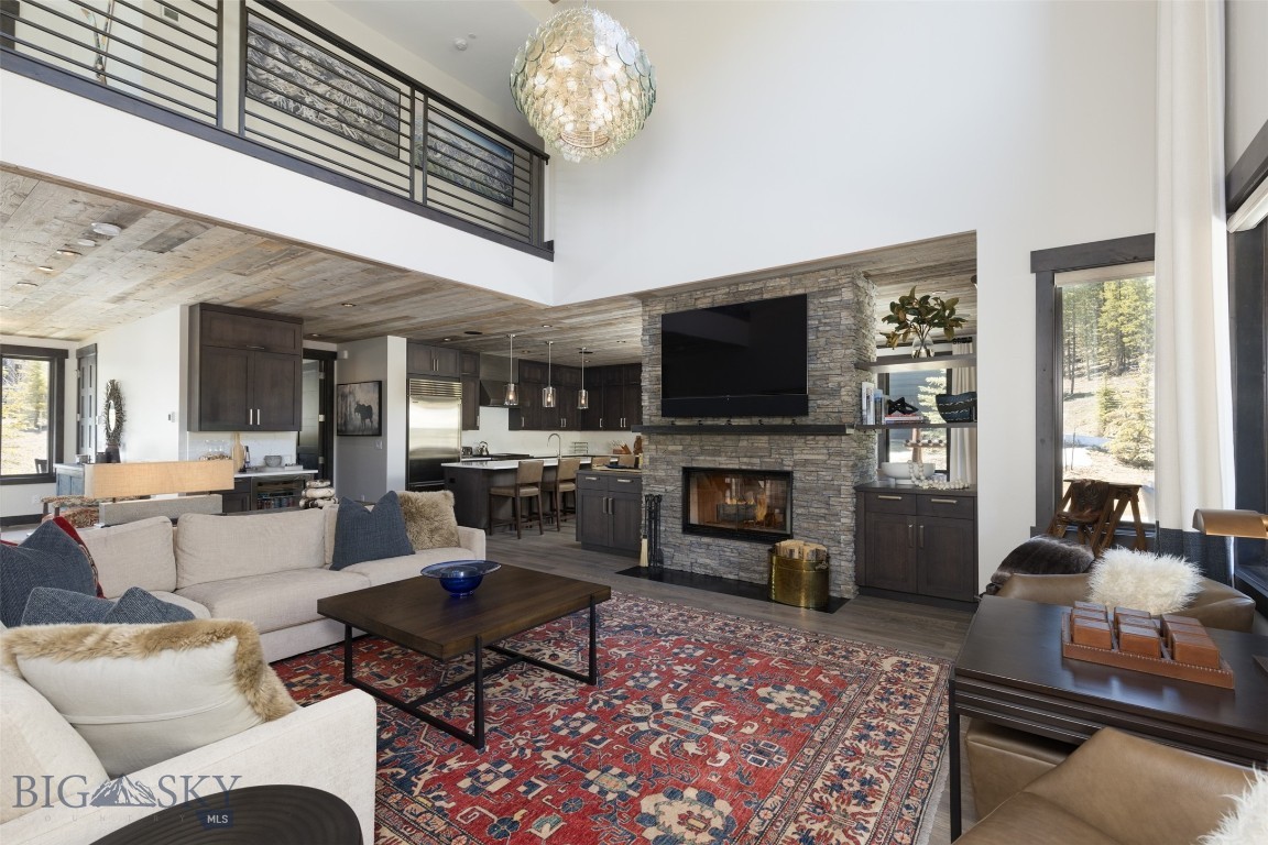 85 North Outlook Loop