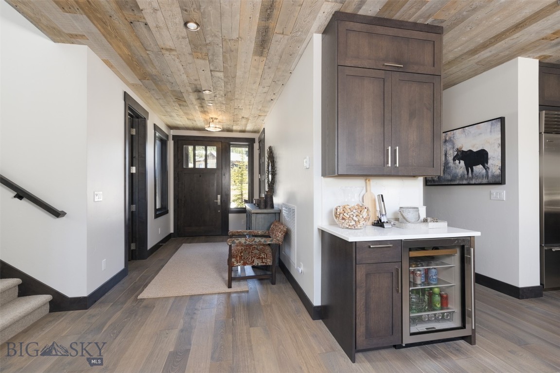 85 North Outlook Loop