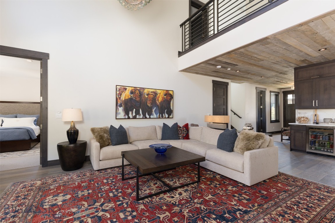 85 North Outlook Loop