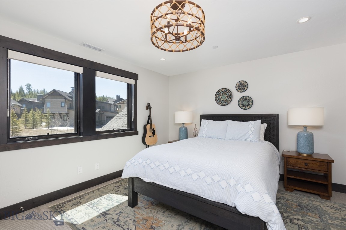 85 North Outlook Loop