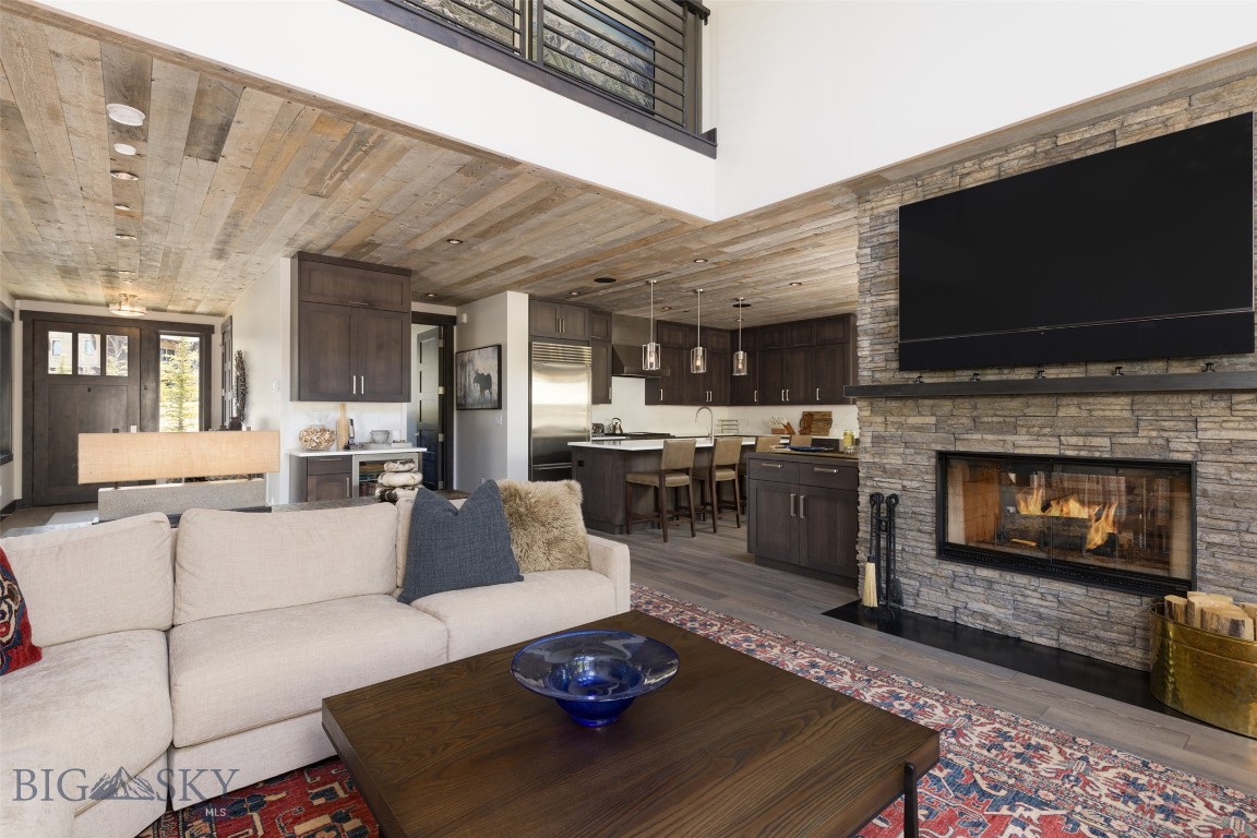 85 North Outlook Loop