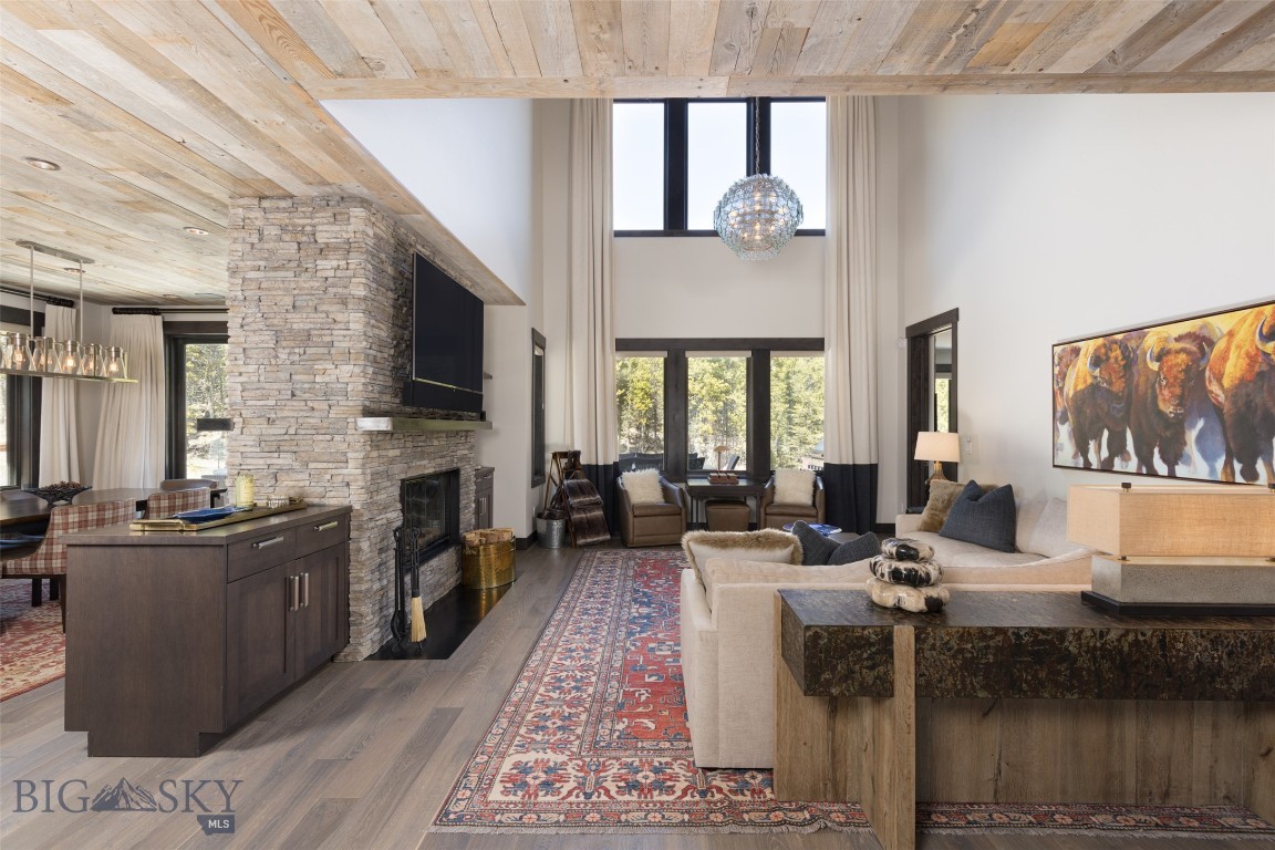 85 North Outlook Loop