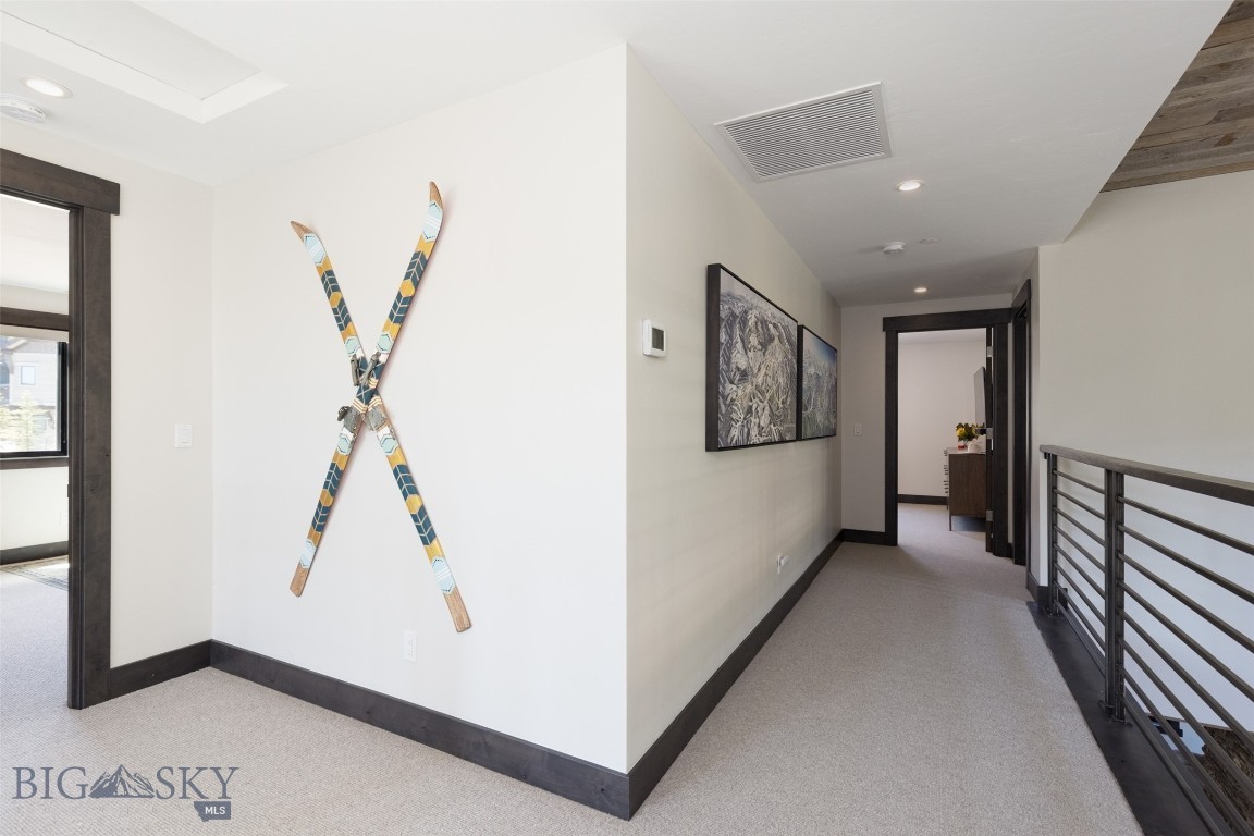 85 North Outlook Loop