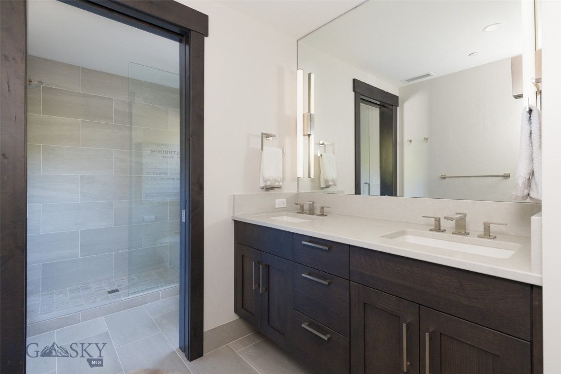 85 North Outlook Loop