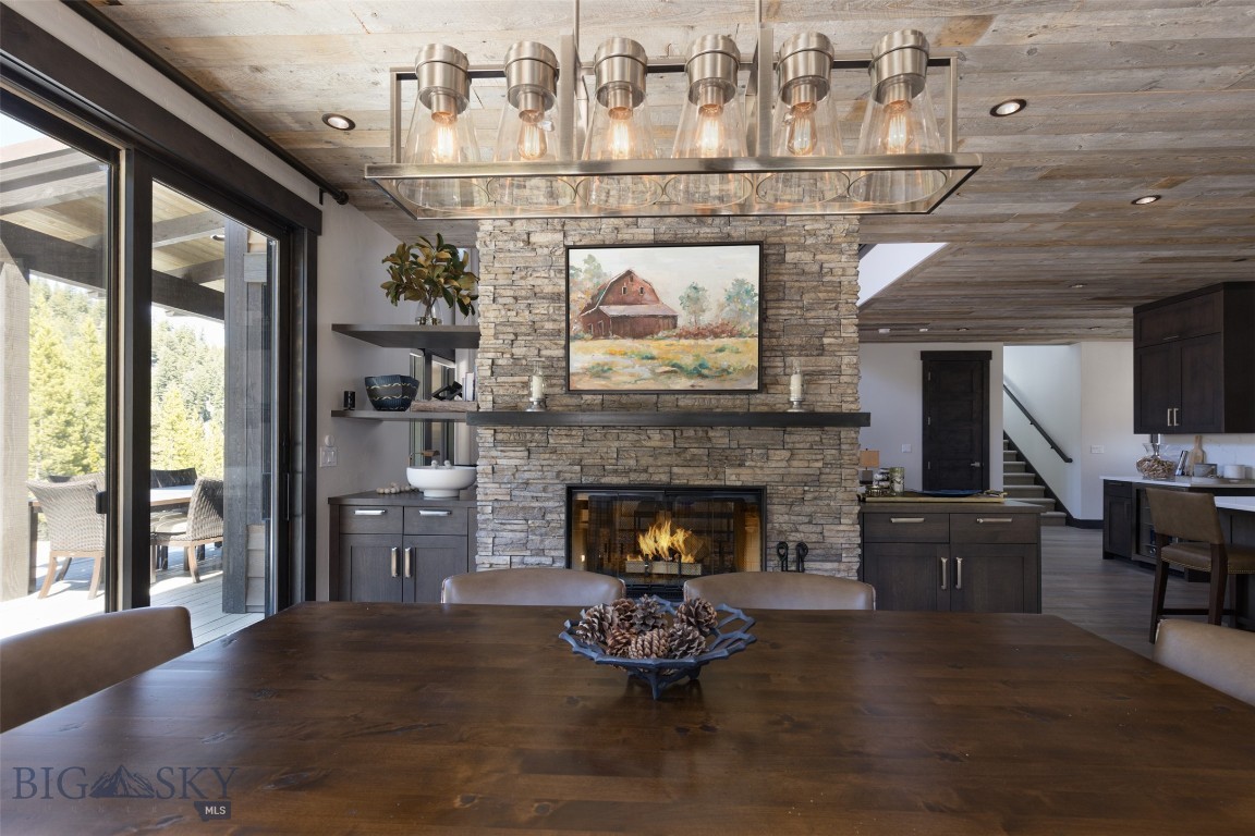 85 North Outlook Loop