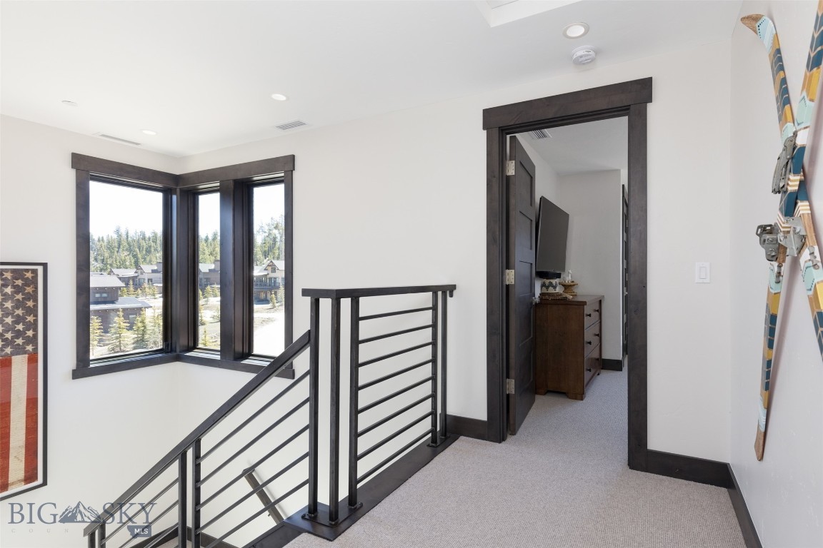 85 North Outlook Loop