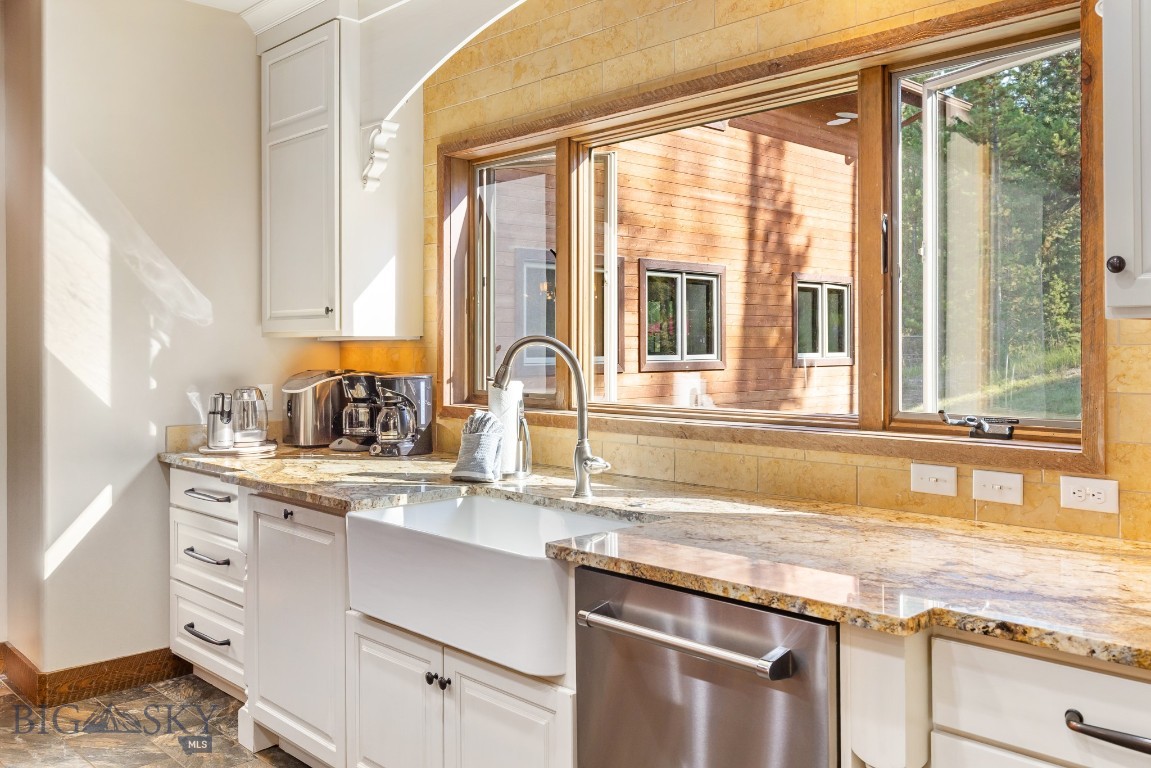 319 Skywood Drive