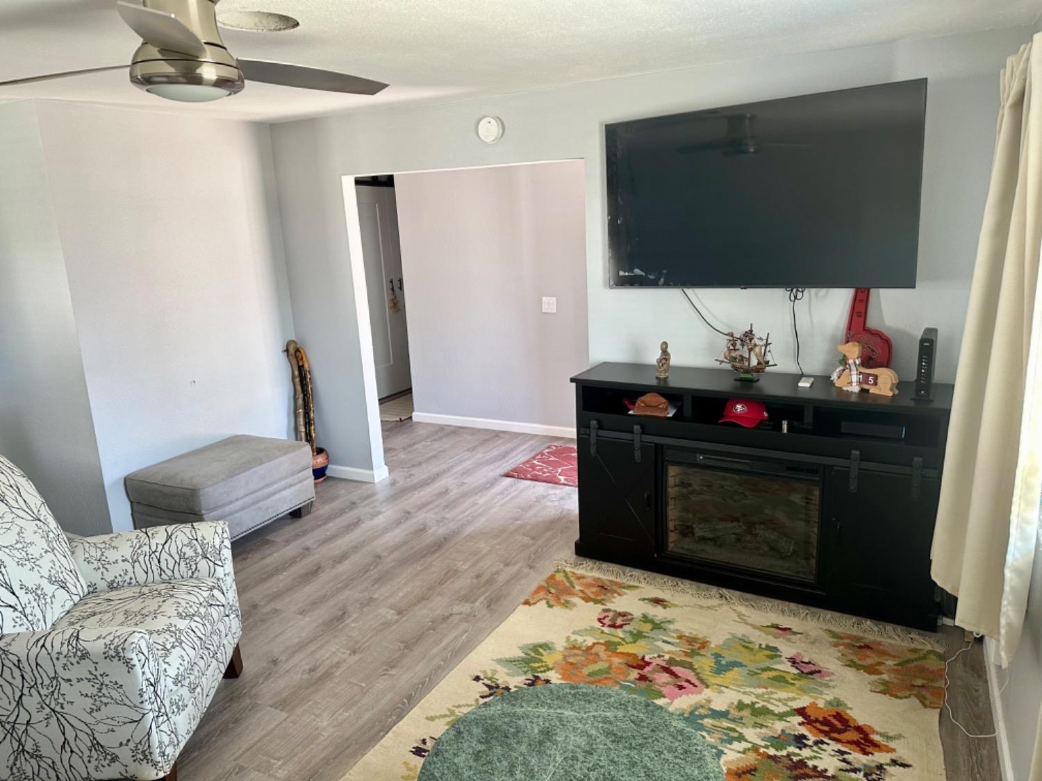 1227 Casita Drive 1