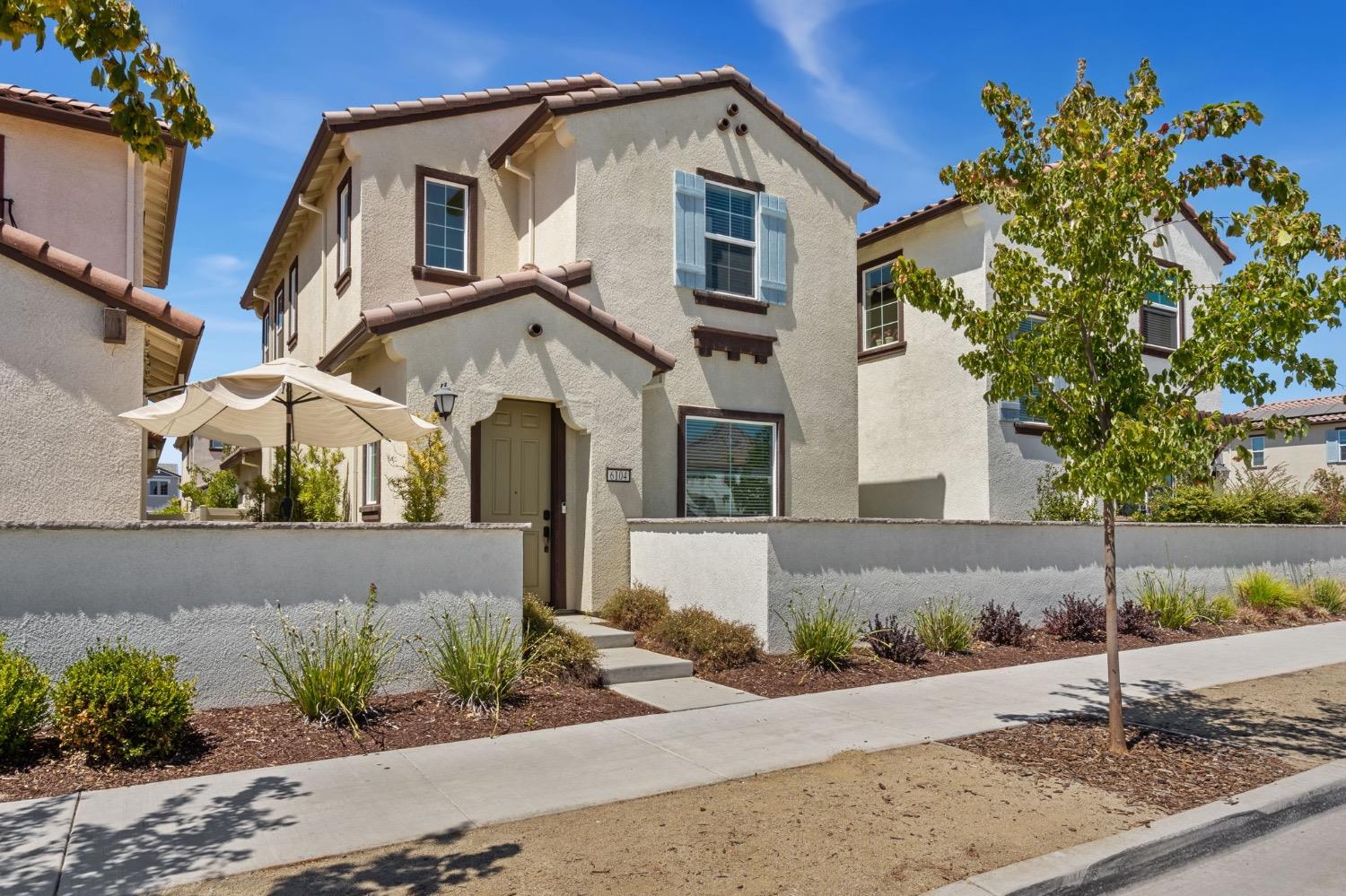 6104 Campus Parkway