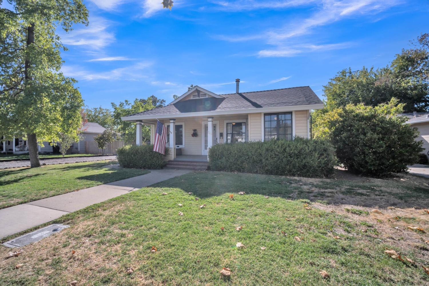 742 I Street