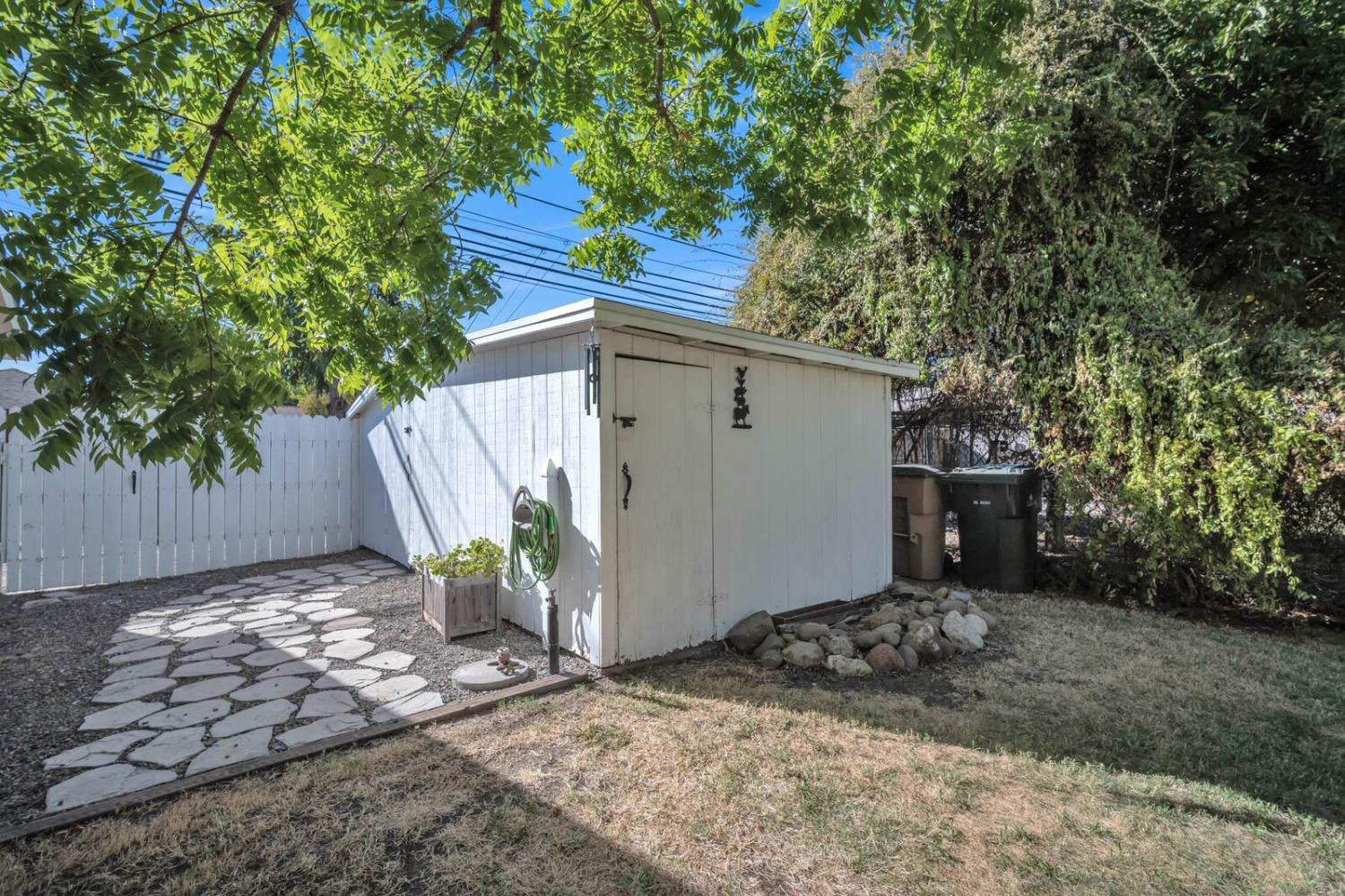 742 I Street